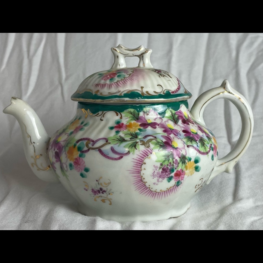 COPY - Grandma’s tea pot from her Daddy